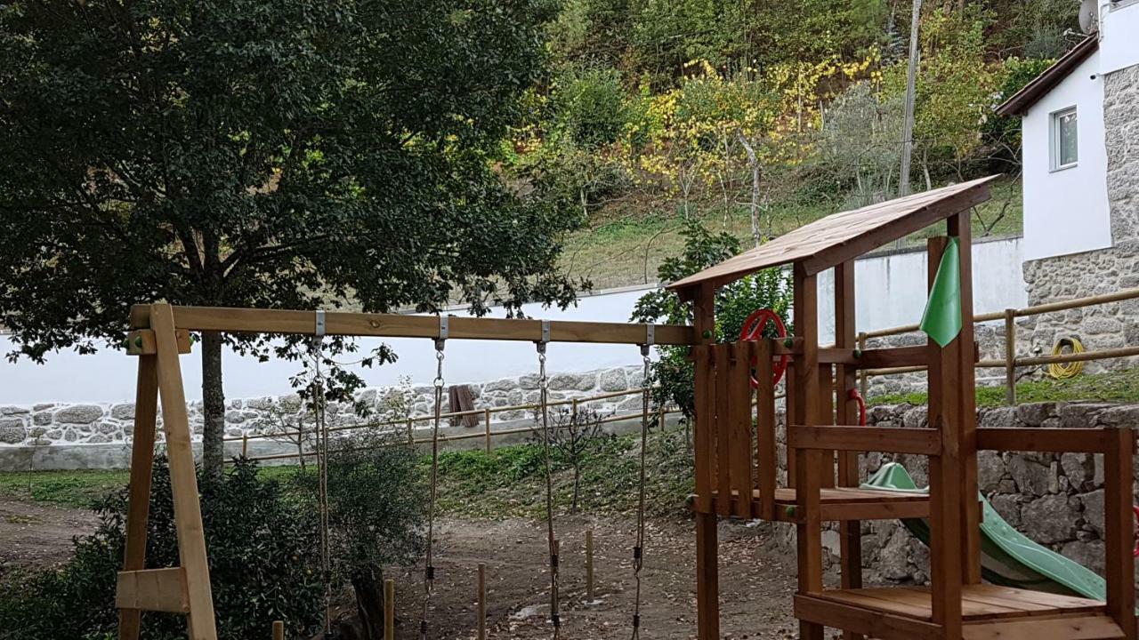 Quinta Da Tormenta -14 Pessoas- Cabeceiras De Basto 2 Casas E Piscina Privada Villa Eksteriør billede