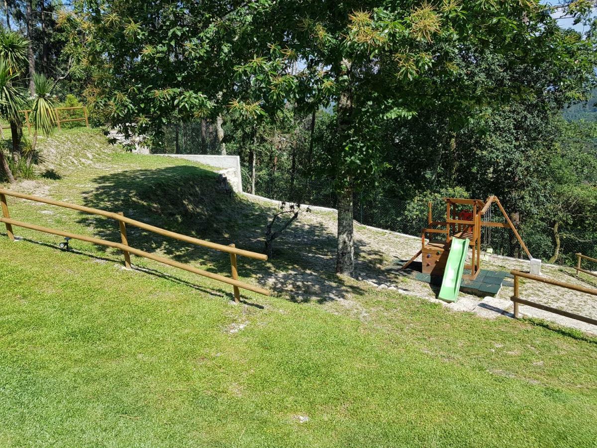 Quinta Da Tormenta -14 Pessoas- Cabeceiras De Basto 2 Casas E Piscina Privada Villa Eksteriør billede